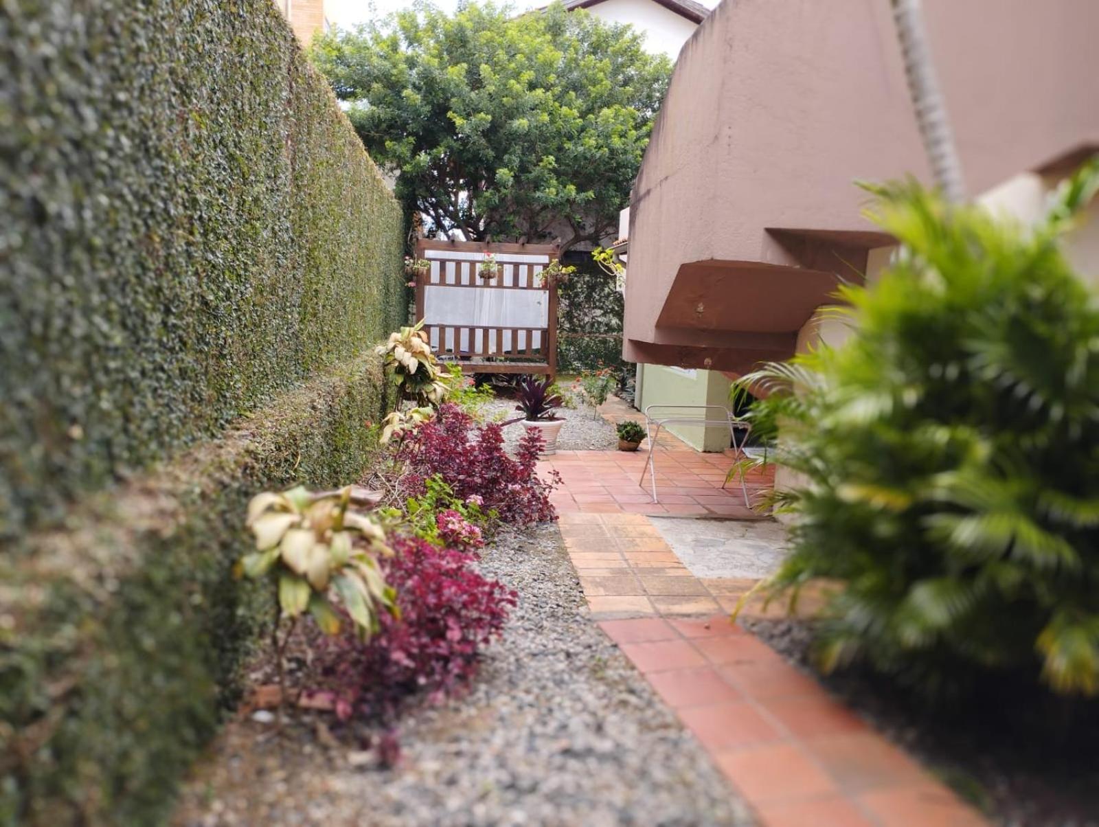 Charmoso Apto Com Clima De Casa Em Canasvieiras Florianópolis Exterior foto