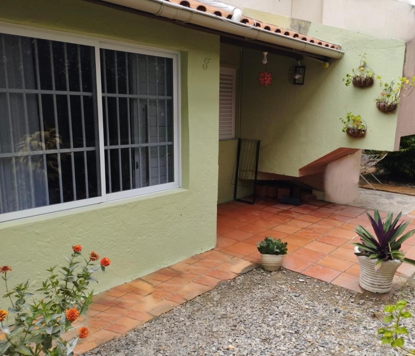 Charmoso Apto Com Clima De Casa Em Canasvieiras Florianópolis Exterior foto